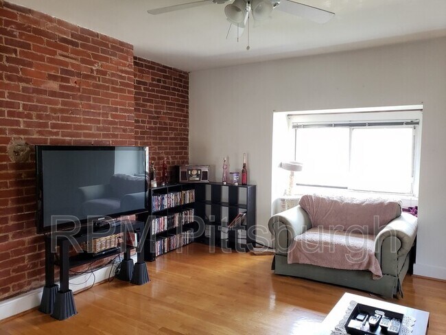 Foto del edificio - 203 Lehigh Ave