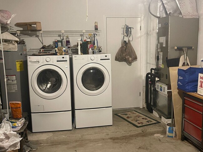 Foto del edificio - Beautiful 3-Bedroom, 2-Bath Villa in Prime Gainesville Location (Mill Pond)