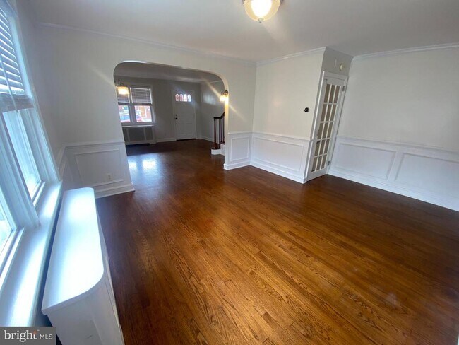 Building Photo - 331 Hurst St