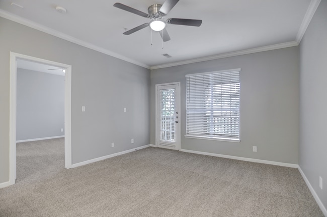 The Brookshire Living Room - The Club at Stablechase
