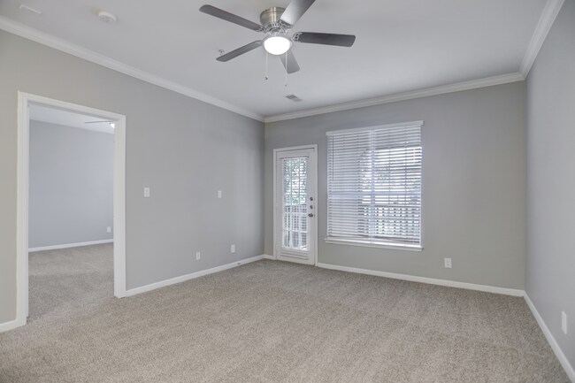 The Brookshire Living Room - The Club at Stablechase