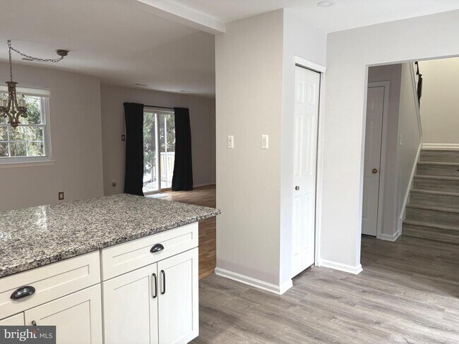 Building Photo - 1505 Potters Pl