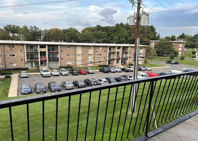 Building Photo - 5546 Karen Elaine Dr