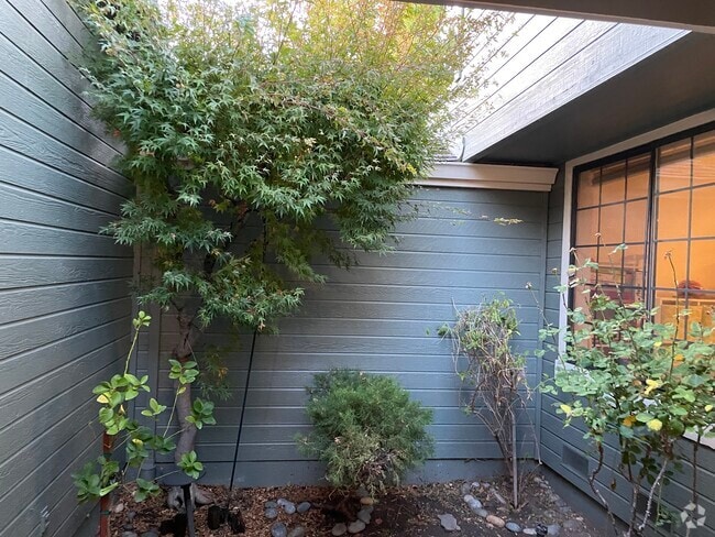 Building Photo - 790 Praderia Cir