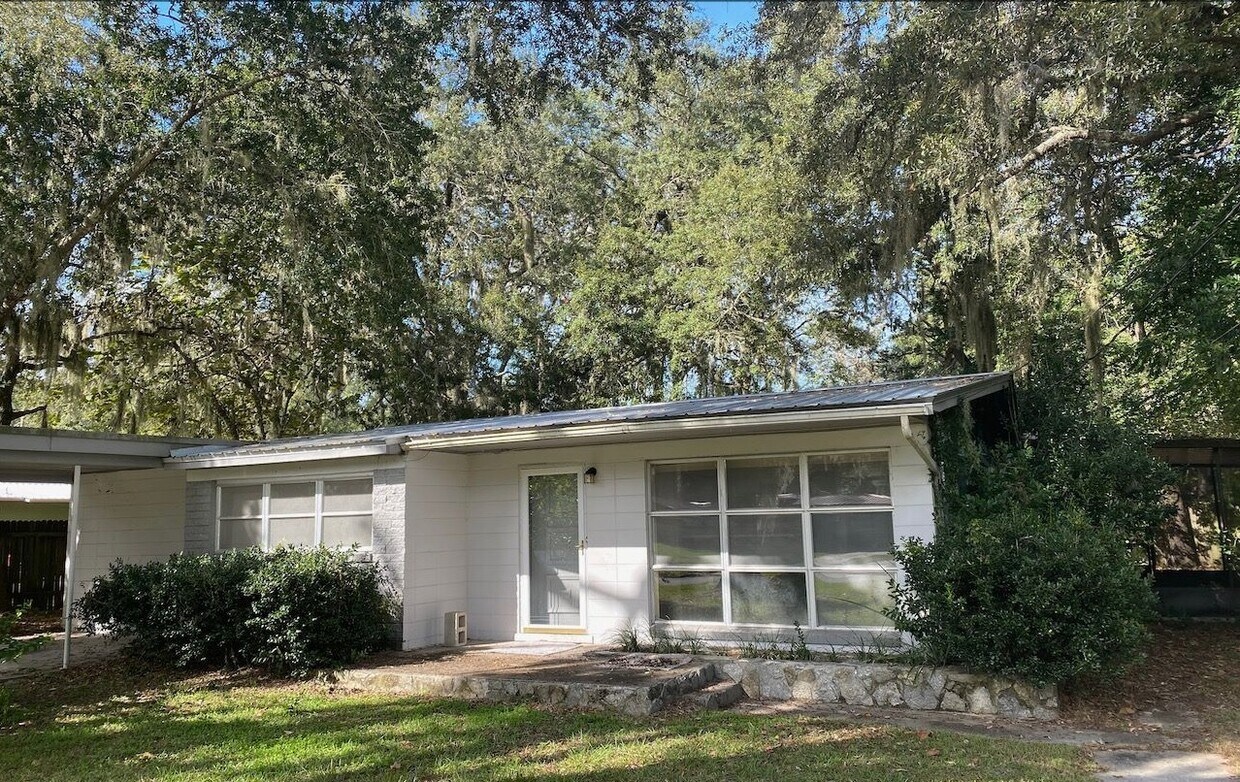 2004 Golf Dr, Palatka, FL 32177 House for Rent in Palatka, FL