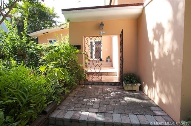 Foto del edificio - 433 Perugia Ave