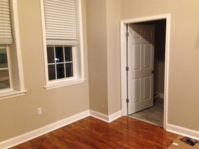 Building Photo - 5 S Center St