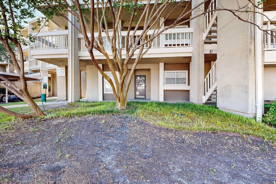 Foto principal - 5310 Keller Springs Rd