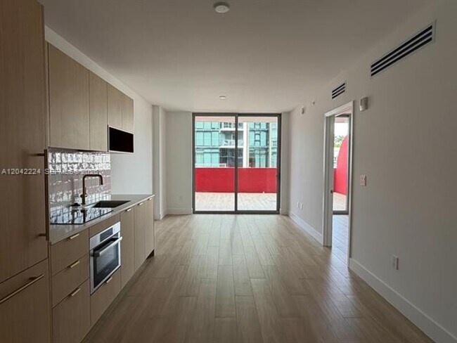 Foto del edificio - 90 NE 32nd St