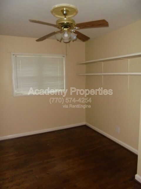 Building Photo - 105 E Mimosa Dr