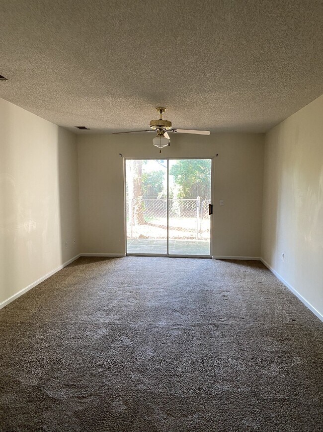 Foto del edificio - Apartment For Rent