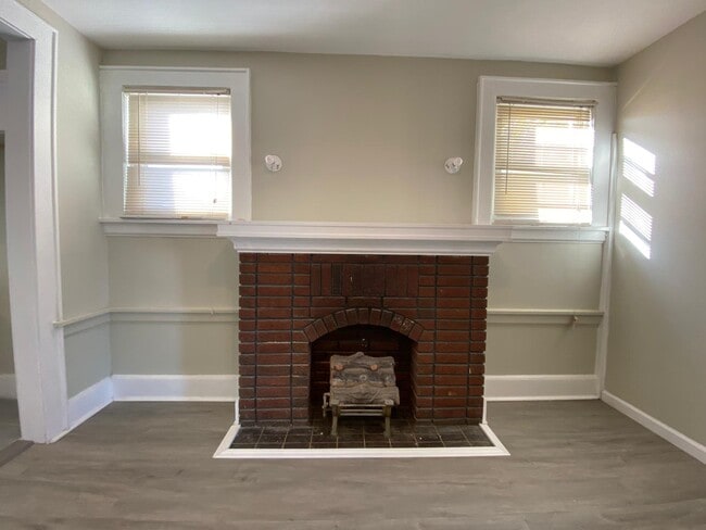Building Photo - 48 Hopkins Pl