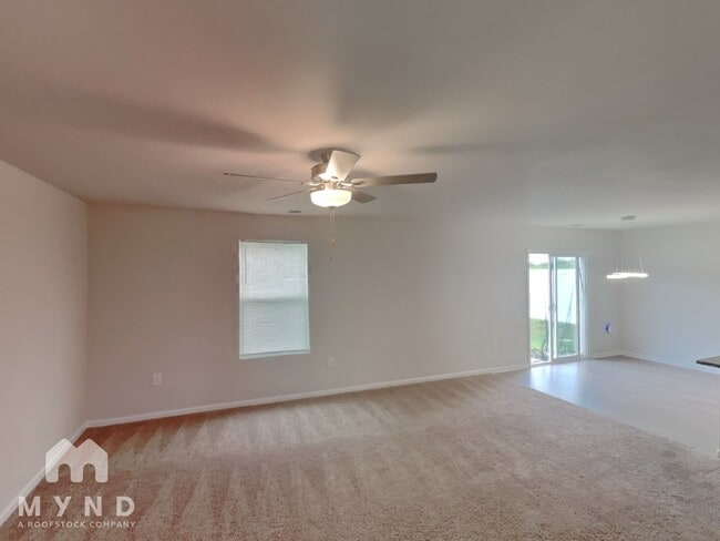 Building Photo - 3322 Brighton Dr
