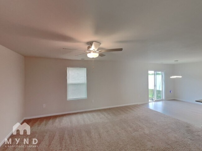 Foto del edificio - 3322 Brighton Dr
