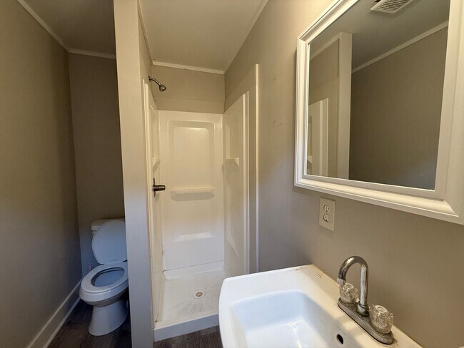 Foto del edificio - Downtown Living- Prime 1-Bed Unit for Just $900/Mo!