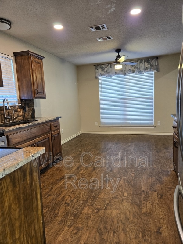 Foto del edificio - 4924 Harvard Dr