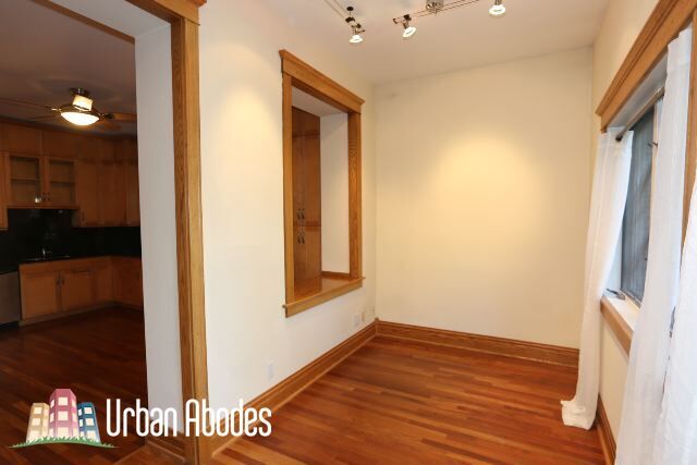 Building Photo - 833 N Rockwell St