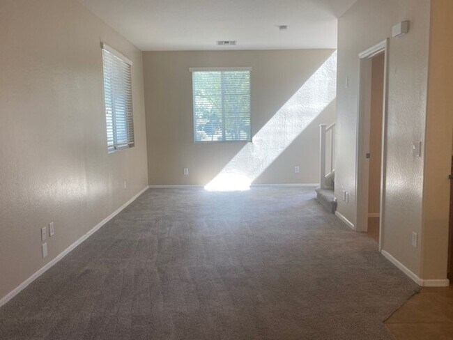 Building Photo - UPGRADE TO THIS GILBERT TWO STORY 4 BEDROOM HOME WITH A 2 CAR GARAGE AND SMALL YARD.