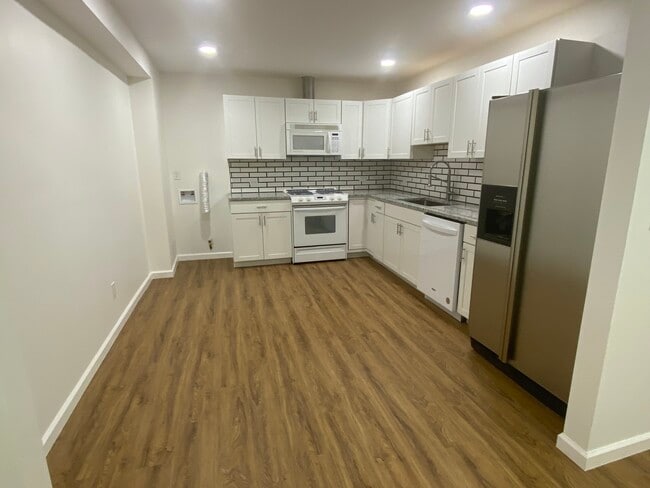 Building Photo - 1102 Maple Creek Rdg
