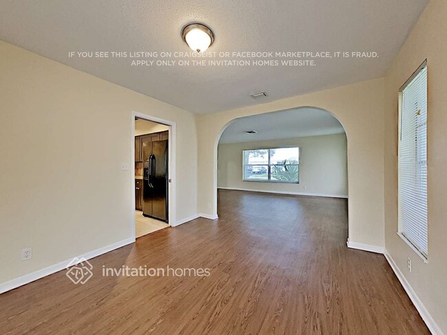 Building Photo - 4441 NE 29th Ave