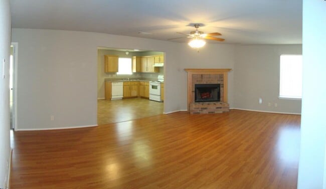 Building Photo - 3-Bedroom House for Rent in Killeen