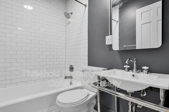 Foto del edificio - 451 E Town St