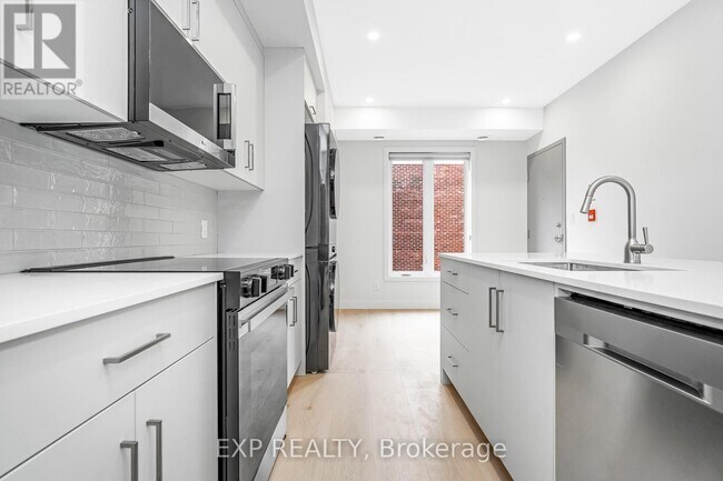 Photo du bâtiment - 1267 Summerville Ave