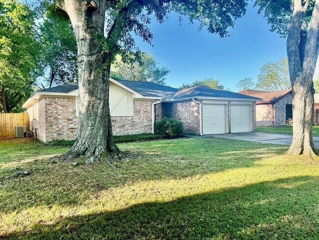 Building Photo - 5311 Lincoln Town Dr