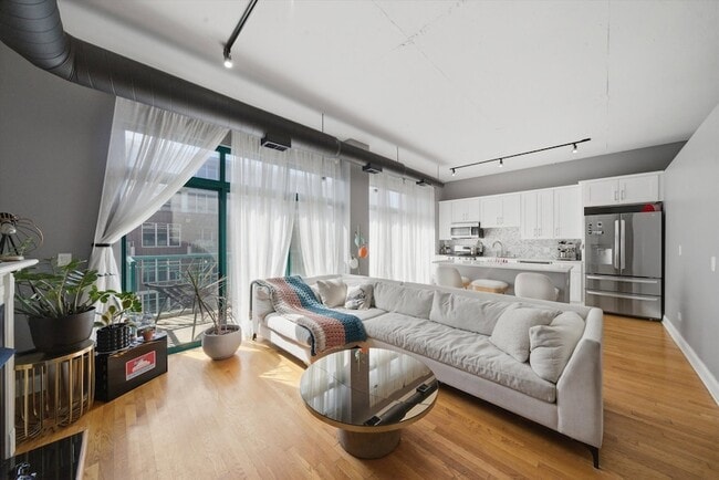 Foto del edificio - 910 W Madison St