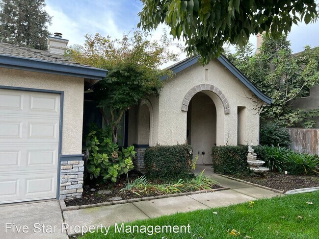 Building Photo - 4 br, 2.5 bath House - 2020 History Ln