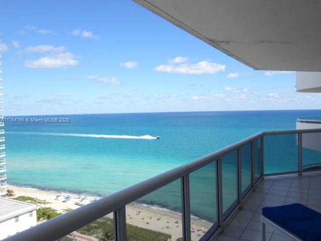 Foto del edificio - 6301 Collins Ave