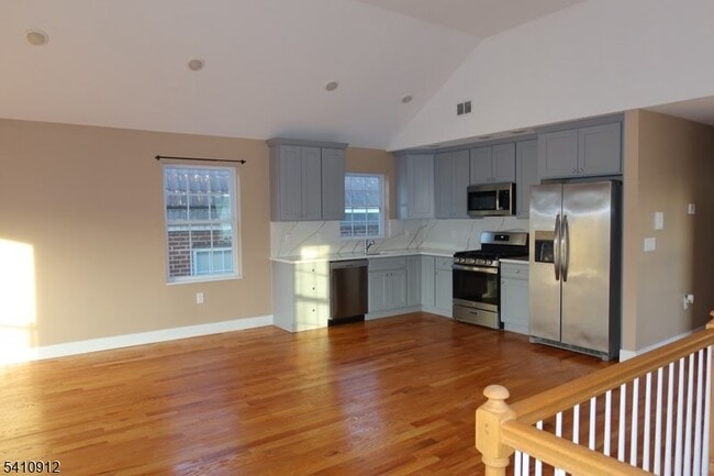 Foto del edificio - 298 Ridgewood Ave