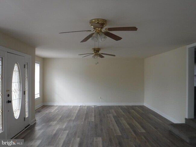 Foto del edificio - 10051 Dupont Blvd