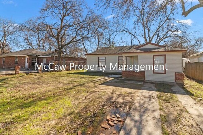 Building Photo - Adorable 3/1 Home in Dallas!