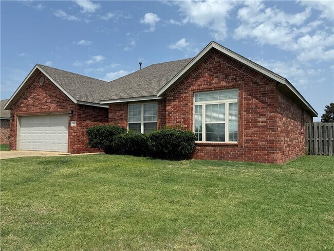 Building Photo - 431 Novarra Dr