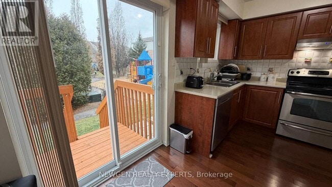 Building Photo - 1050 Bristol Rd W