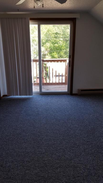 Building Photo - 464 Main St.