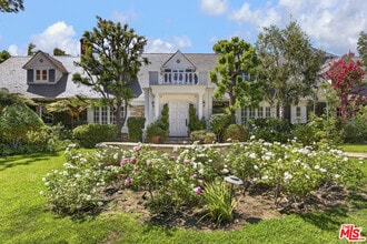 Building Photo - 821 Whittier Dr