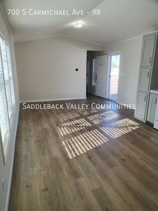 Building Photo - 700 S Carmichael Ave