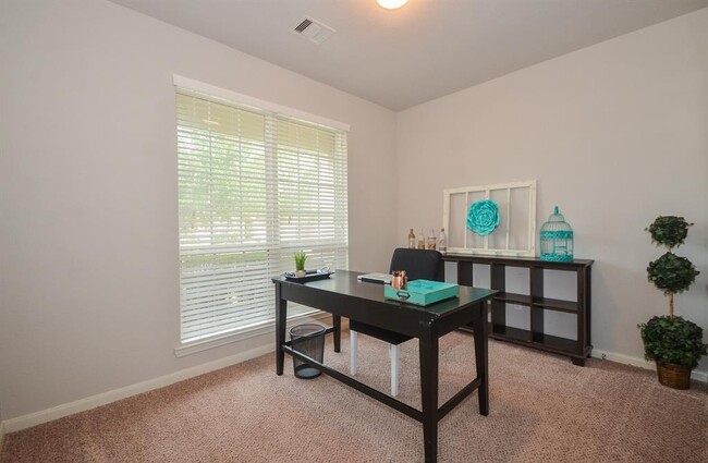 Building Photo - 6942 Crockett Ridge Dr
