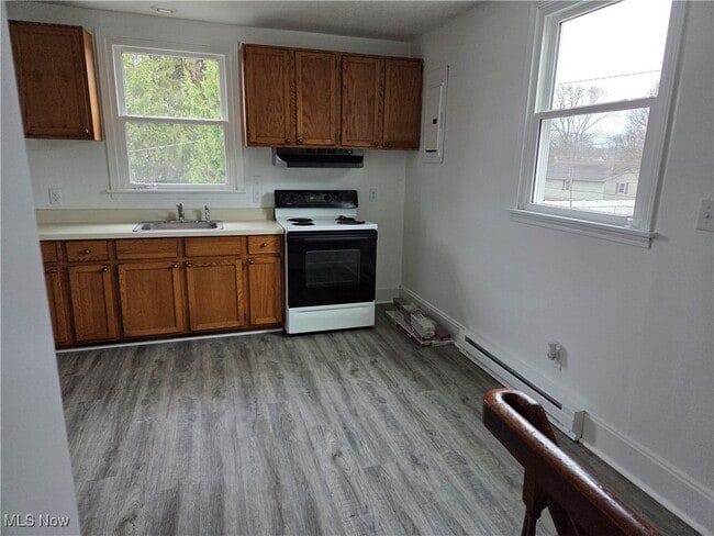 Building Photo - 449 2nd Dr NE