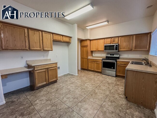 Building Photo - 9146 W Hazelwood St