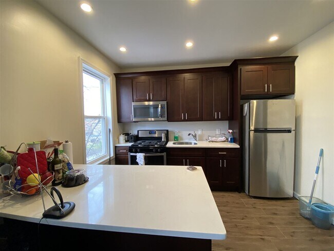 Foto del edificio - 4617 Cottage Ave