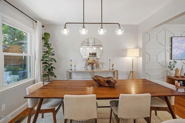 Foto del edificio - 5408 Farley Dr