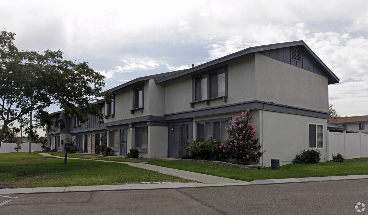 16771 Village Ln, Fontana, CA 92336 Apartments in Fontana, CA