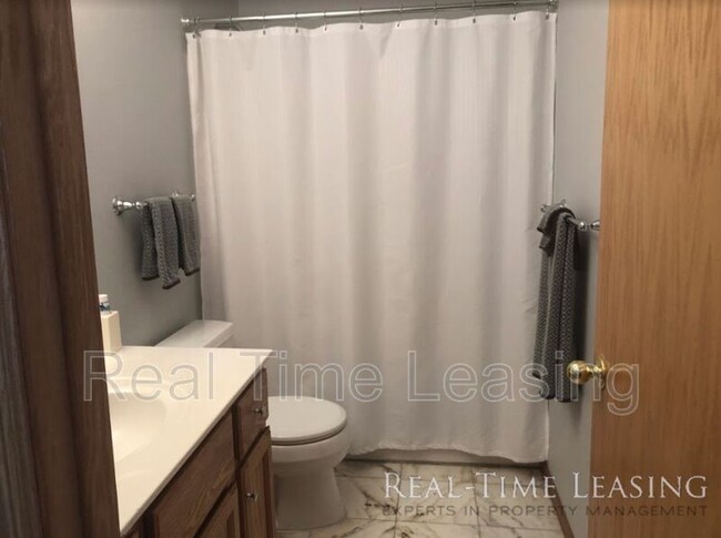 Foto del edificio - 9243 E Point Douglas Ln S