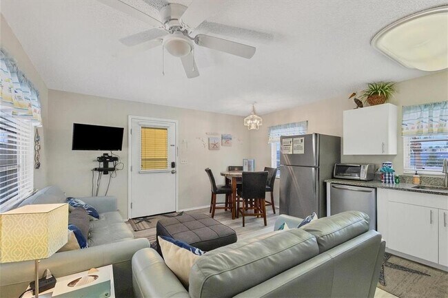 Foto del edificio - 301 Avenida Madera