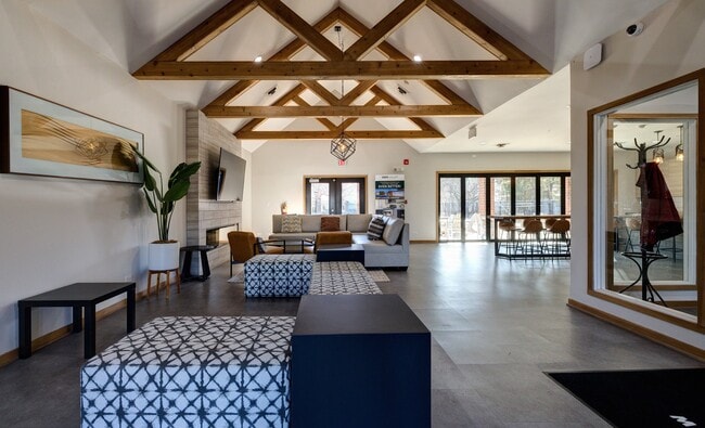 Foto del edificio - Deer Valley Apartments