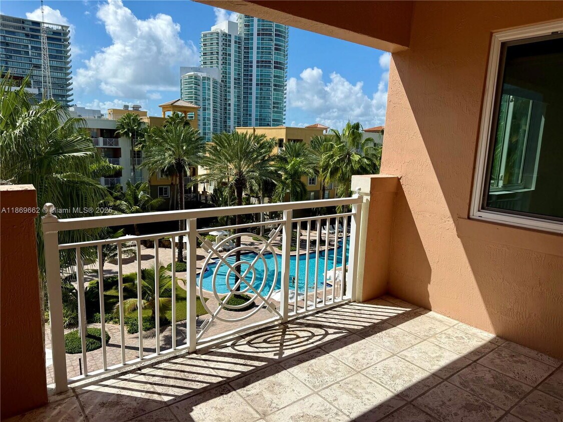 Primary Photo - 140 Meridian Ave