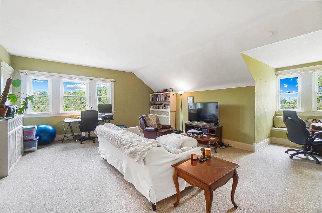 Foto principal - 345 McAlpin Ave